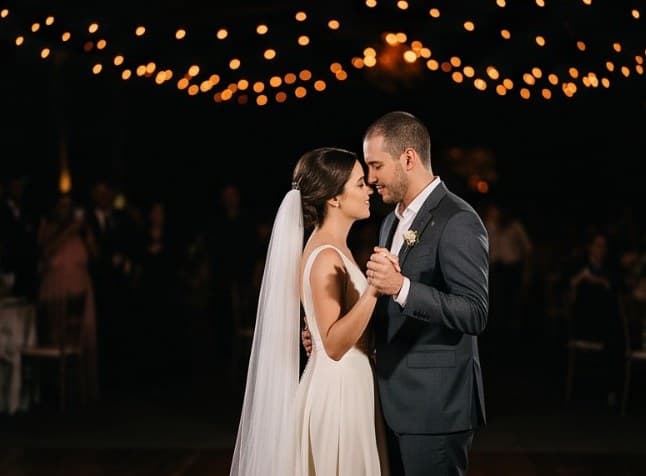 Casal na pista, foto repetida da rajada, marcada como reprovada